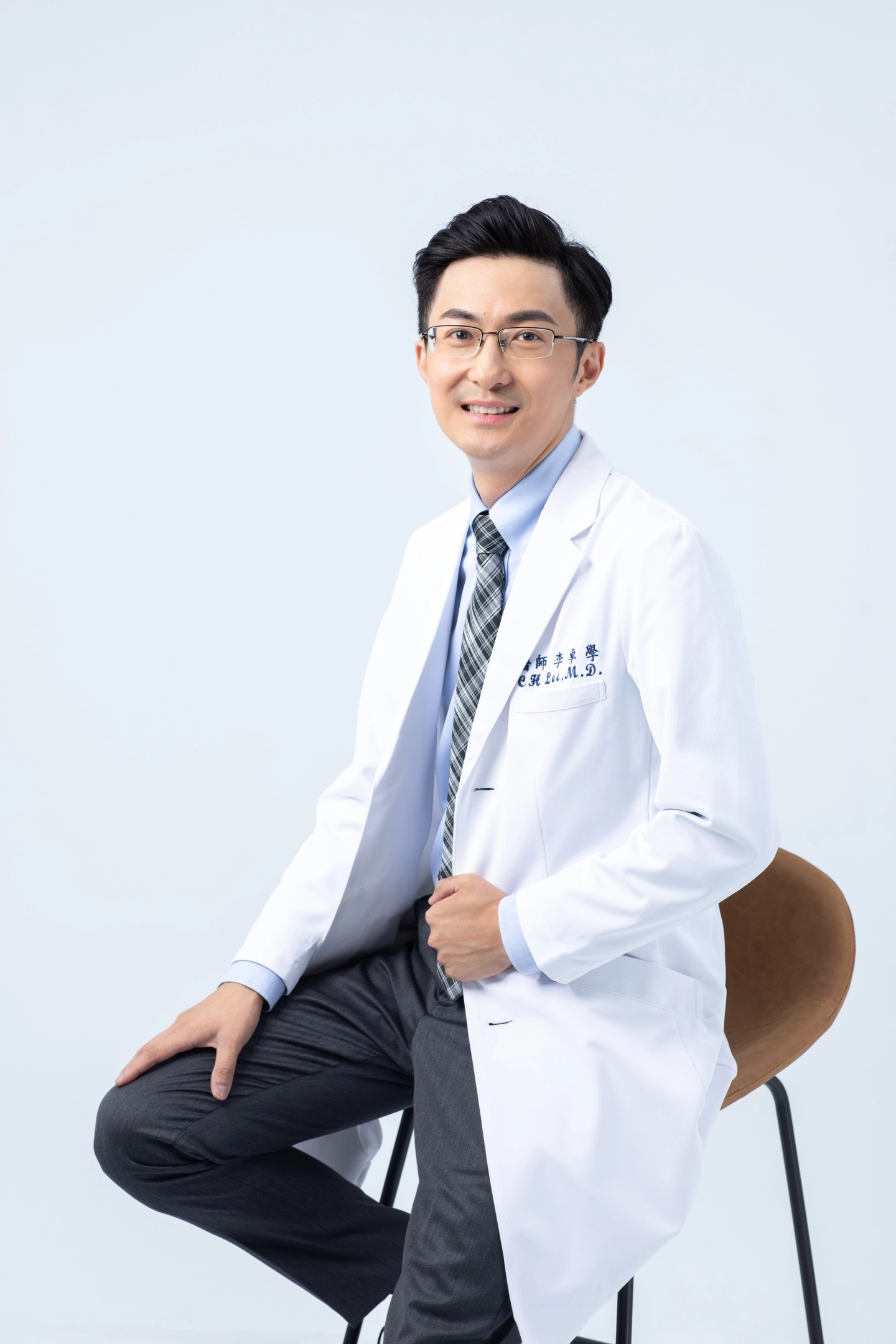 李卓學 醫師
